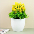 Bouquet artificiel avec pot blanc